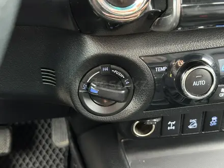 Toyota Hilux 2018 года за 17 900 000 тг. в Атырау – фото 24