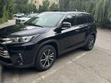 Toyota Highlander 2019 года за 16 000 000 тг. в Алматы – фото 2