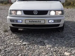 Volkswagen Passat, 1996