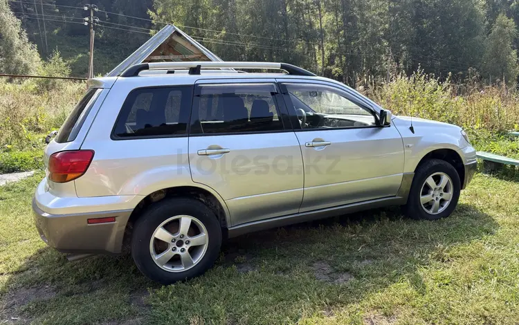 Mitsubishi Outlander 2004 годаүшін3 900 000 тг. в Алматы
