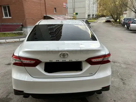 Toyota Camry 2017 года за 15 600 000 тг. в Шымкент – фото 3