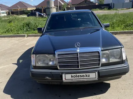 Mercedes-Benz E 200 1989 года за 1 000 000 тг. в Уральск – фото 3