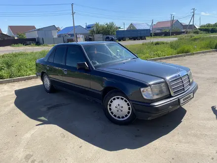 Mercedes-Benz E 200 1989 года за 1 000 000 тг. в Уральск