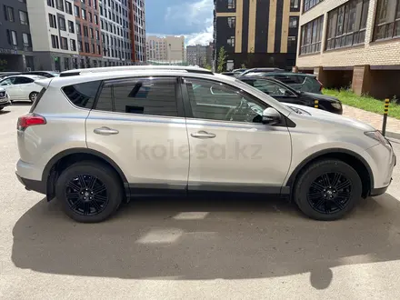 Toyota RAV4 2018 года за 12 500 000 тг. в Астана – фото 9