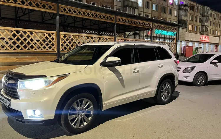 Toyota Highlander 2013 года за 15 800 000 тг. в Семей