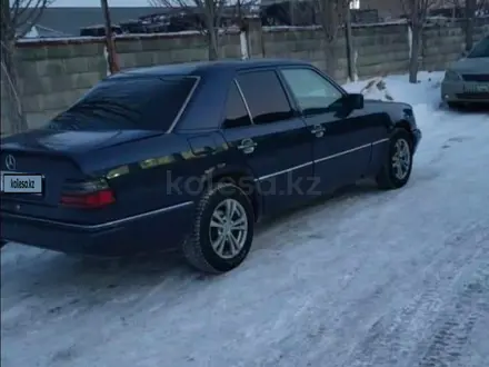 Mercedes-Benz E 220 1995 года за 1 950 000 тг. в Астана – фото 11