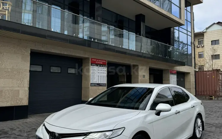 Toyota Camry 2021 года за 15 300 000 тг. в Шымкент