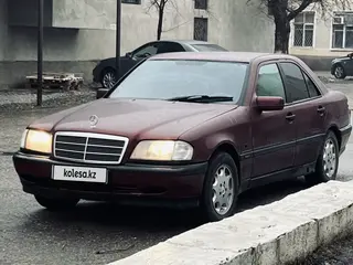 Mercedes-Benz C 230