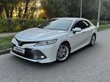 Toyota Camry 2019 года за 14 000 000 тг. в Астана