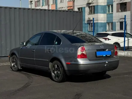Volkswagen Passat 2004 года за 1 740 000 тг. в Алматы – фото 4