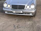 Mercedes-Benz E 200 1995 годаfor3 650 000 тг. в Павлодар – фото 2