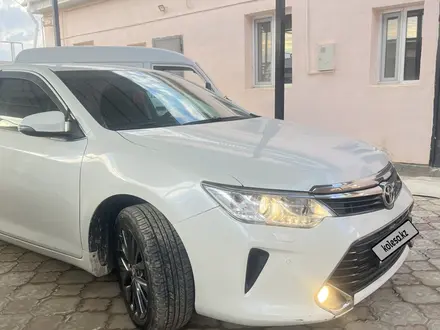 Toyota Camry 2016 года за 13 000 000 тг. в Актау – фото 2