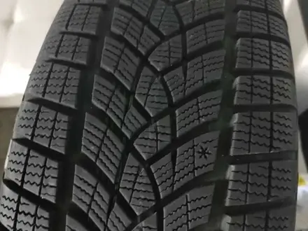 Goodyear Ultra Grip Ice SUV 235/60 R17 — Германия за 83 000 тг. в Алматы