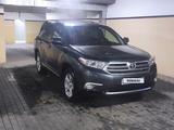 Toyota Highlander 2012 года за 11 900 000 тг. в Семей – фото 2