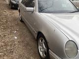 Mercedes-Benz E 55 AMG 1996 годаүшін3 200 000 тг. в Алматы – фото 2