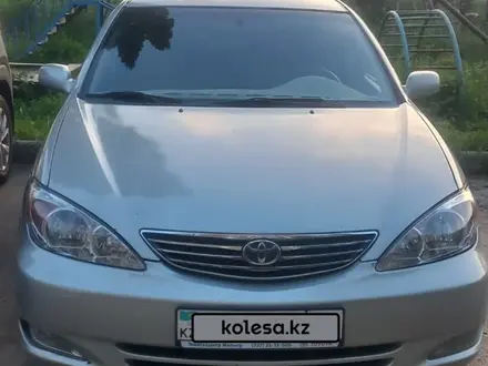 Toyota Camry 2004 года за 5 000 000 тг. в Усть-Каменогорск – фото 2