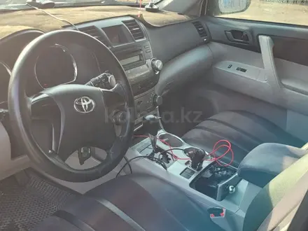 Toyota Highlander 2011 года за 11 000 000 тг. в Тараз