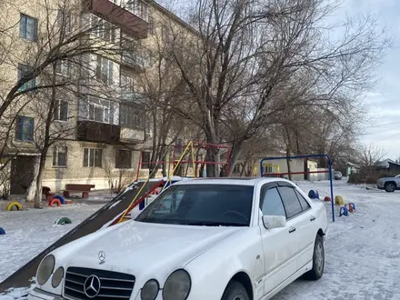 Mercedes-Benz E 230 1996 года за 2 200 000 тг. в Семей – фото 2