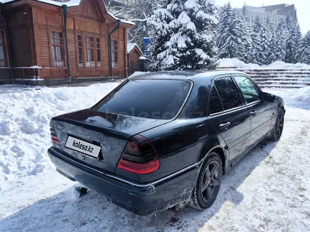 Mercedes-Benz C 240 1998 года за 2 350 000 тг. в Алматы – фото 6