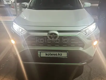 Toyota RAV4 2020 года за 15 200 000 тг. в Астана – фото 43