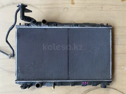 Радиатор охлаждения двигателя на Хонда Цивик FD1 2005-2011 за 60 000 тг. в Алматы