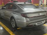 Hyundai Sonata 2020 годаfor11 500 000 тг. в Астана – фото 4