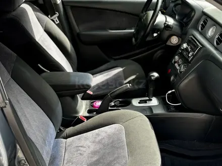 Mitsubishi Outlander 2004 года за 3 600 000 тг. в Алматы – фото 13