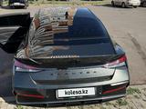 Hyundai Elantra 2024 года за 8 700 000 тг. в Караганда – фото 2