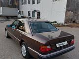 Mercedes-Benz E 220 1993 года за 2 800 000 тг. в Усть-Каменогорск – фото 4