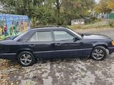 Mercedes-Benz E 220 1993 годаүшін2 167 193 тг. в Тараз – фото 2