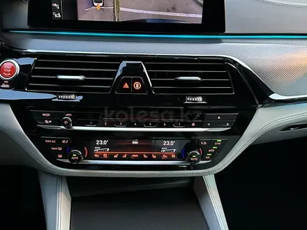 BMW M5 2019 года за 45 000 000 тг. в Алматы – фото 9