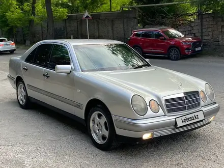 Mercedes-Benz E 240 1997 года за 3 900 000 тг. в Шымкент – фото 10