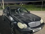 Mercedes-Benz C 200 2001 года за 2 850 000 тг. в Алматы – фото 3