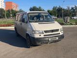 Volkswagen Caravelle 1996 годаfor2 900 000 тг. в Костанай