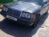 Mercedes-Benz E 220 1993 года за 1 800 000 тг. в Шымкент – фото 2