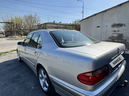 Mercedes-Benz E 320 2000 года за 6 000 000 тг. в Шымкент – фото 12