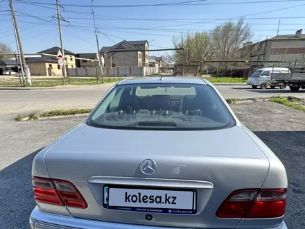 Mercedes-Benz E 320 2000 года за 6 000 000 тг. в Шымкент – фото 15