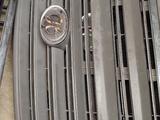 Решётка радиатора Toyota Hiace за 20 000 тг. в Алматы – фото 3