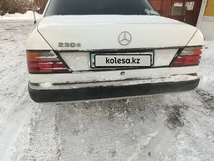 Mercedes-Benz E 230 1991 года за 2 363 000 тг. в Кокшетау – фото 5