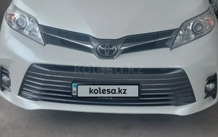 Toyota Sienna 2018 года за 15 700 000 тг. в Шымкент