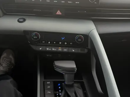 Hyundai Elantra 2025 года за 10 900 000 тг. в Караганда – фото 18