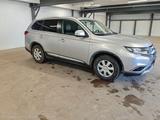 Mitsubishi Outlander 2018 годаfor9 000 000 тг. в Астана – фото 3