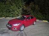 Hyundai Accent 2018 года за 6 100 000 тг. в Усть-Каменогорск – фото 2
