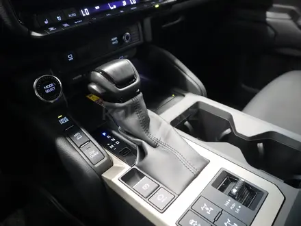 Toyota Land Cruiser Prado Prestige 2024 года за 40 000 000 тг. в Астана – фото 22