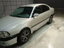 Toyota Avensis, 1998