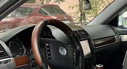 Volkswagen Touareg 2005 годаfor4 500 000 тг. в Алматы – фото 3