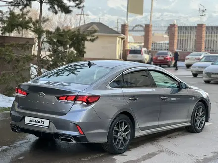 Hyundai Sonata 2018 года за 10 850 000 тг. в Алматы – фото 25