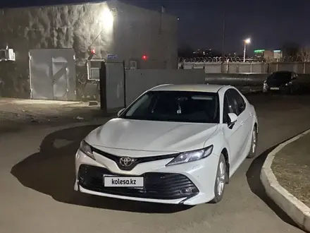 Toyota Camry 2020 года за 11 500 000 тг. в Уральск – фото 4