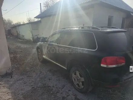 Volkswagen Touareg 2003 года за 4 000 000 тг. в Алматы – фото 2