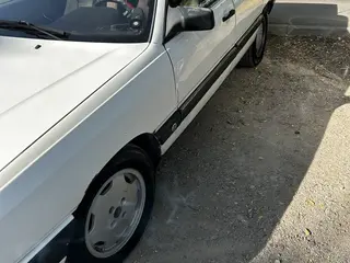 Audi 100